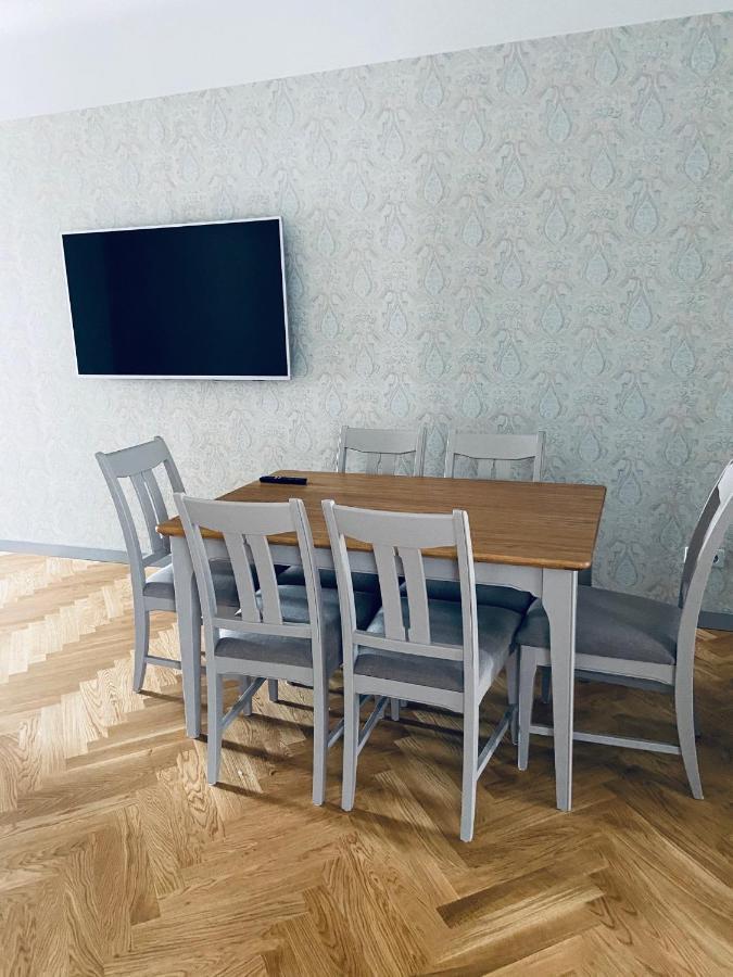 Roze Republikas Apartments Liepāja Esterno foto