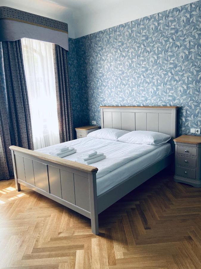Roze Republikas Apartments Liepāja Esterno foto