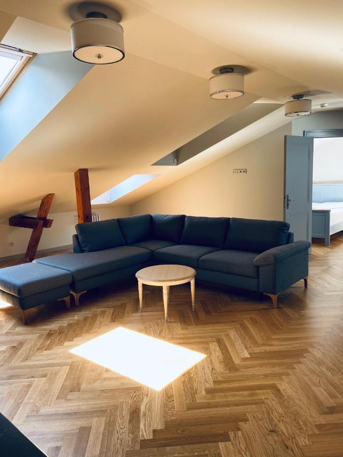 Roze Republikas Apartments Liepāja Esterno foto