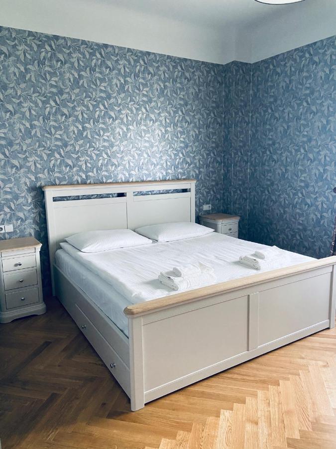 Roze Republikas Apartments Liepāja Esterno foto